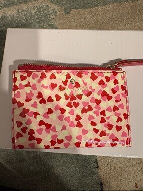Kate Spade ♠️ New York 🎉 Party Hearts Coin holder/wallet